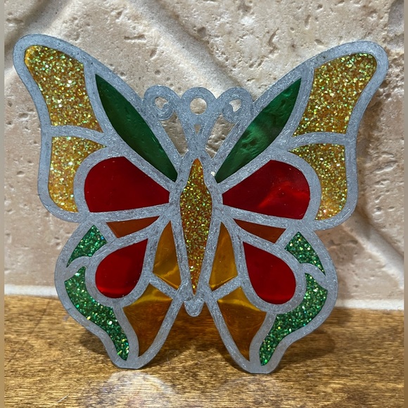 Parrot, butterfly & hummingbird suncatcher - Picture 6 of 11